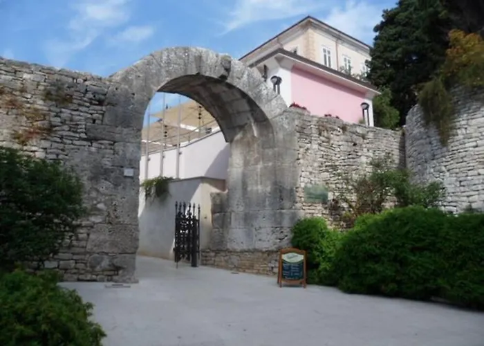 Mimoza Old Town