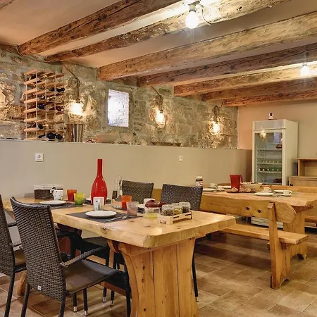 Mimoza Old Town * Póla