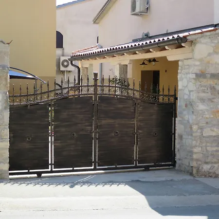 Apartment Mimoza Old Town *