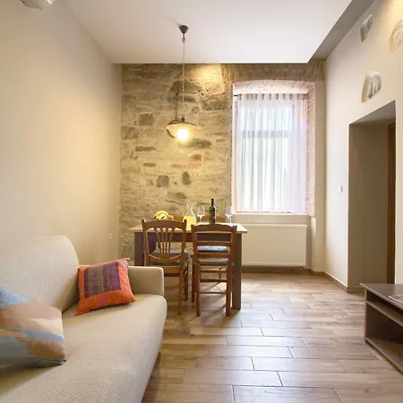 Apartment Mimoza Old Town Pula