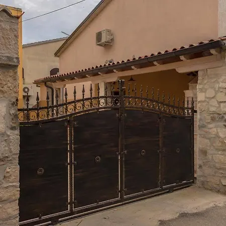 Apartment Mimoza Old Town