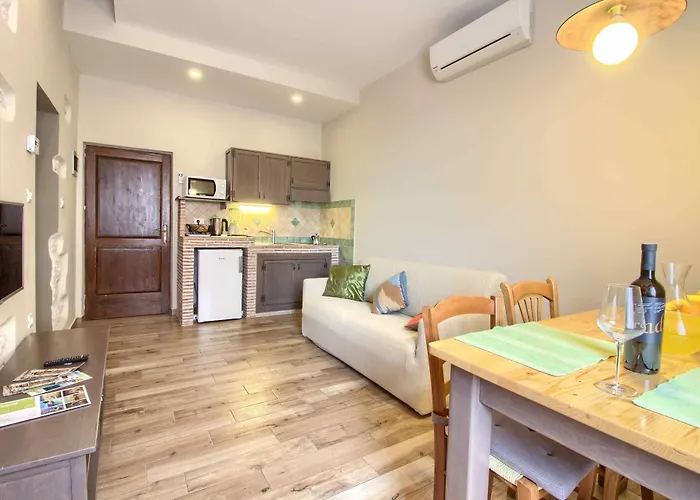 Mimoza Old Town Póla