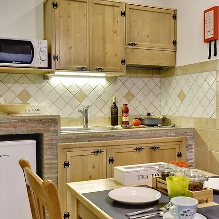 Mimoza Old Town * Pola